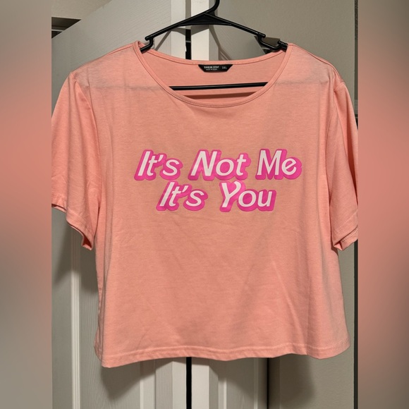 NWOT “It’s not me it’s you” crop tshirt! - Picture 1 of 6